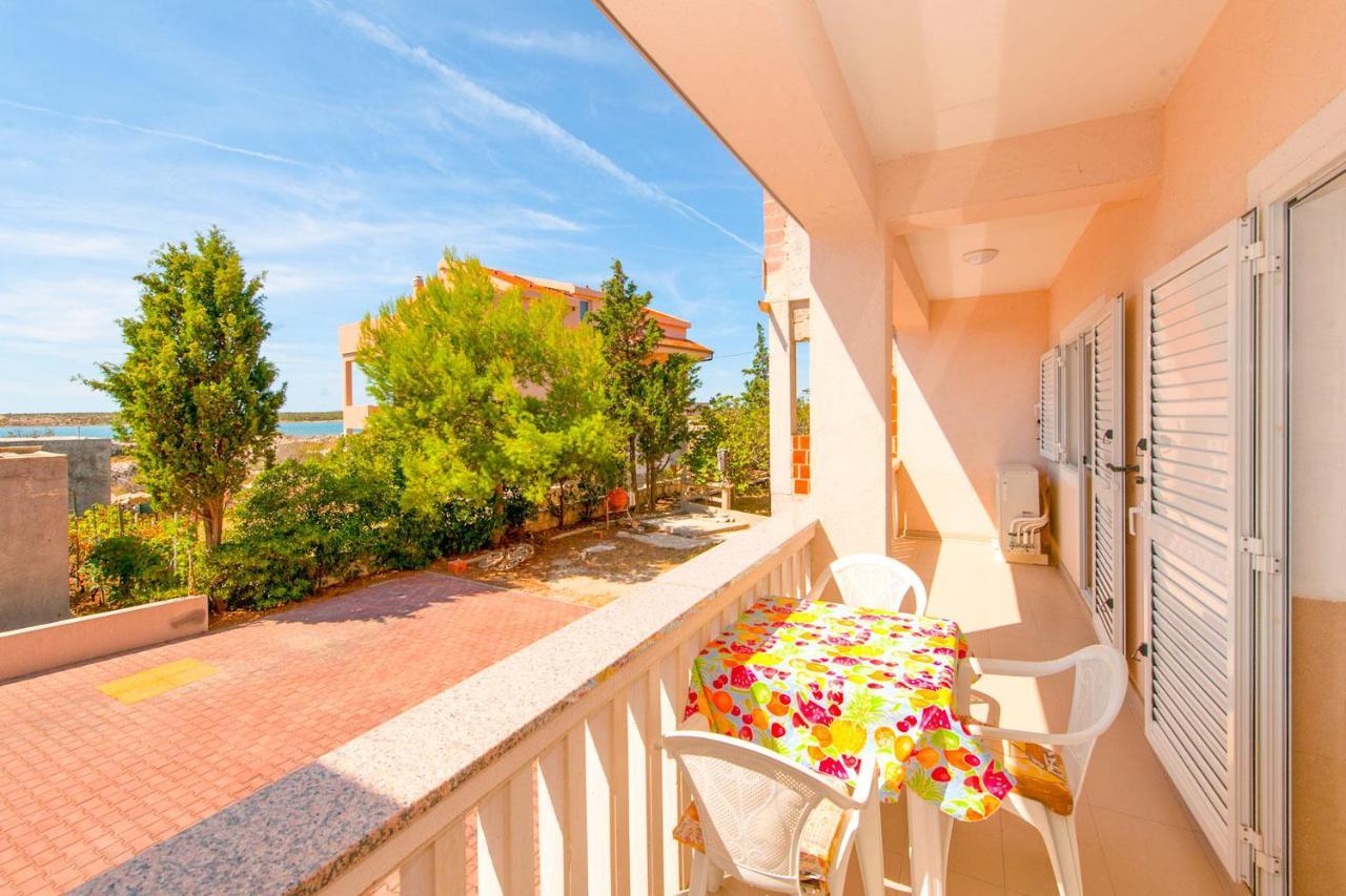 Apartments Facini Kosljun Екстер'єр фото