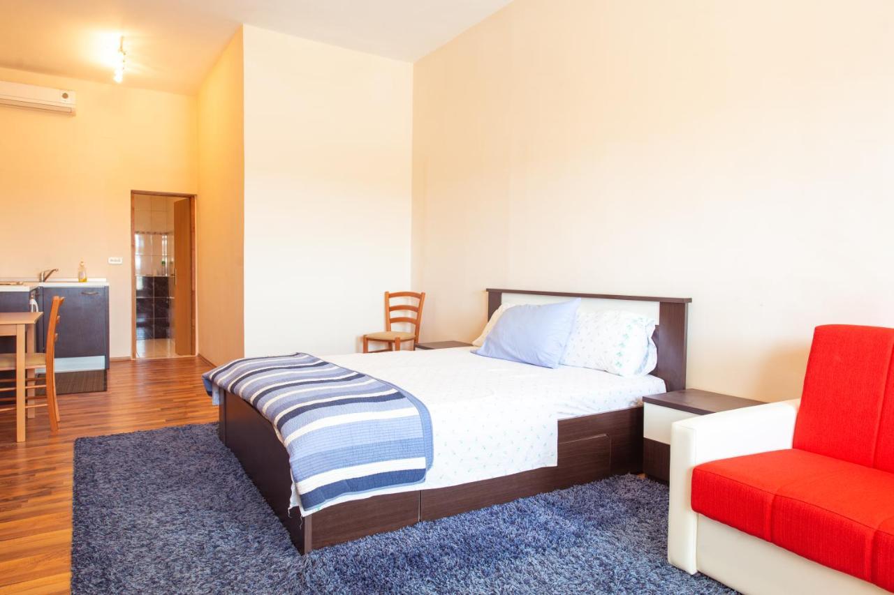 Apartments Facini Kosljun Екстер'єр фото