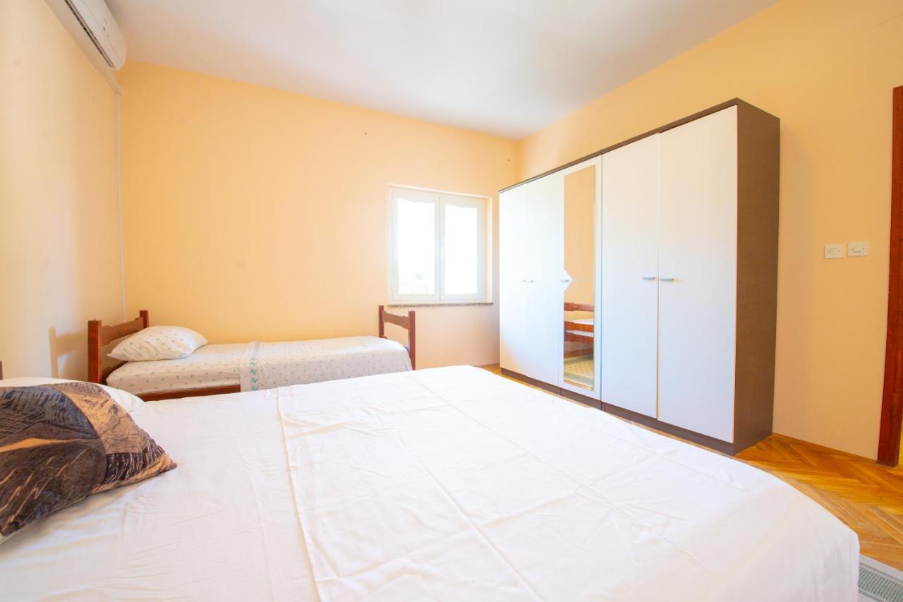 Apartments Facini Kosljun Екстер'єр фото