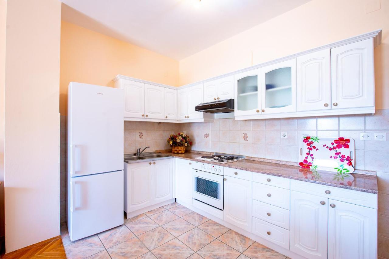 Apartments Facini Kosljun Екстер'єр фото