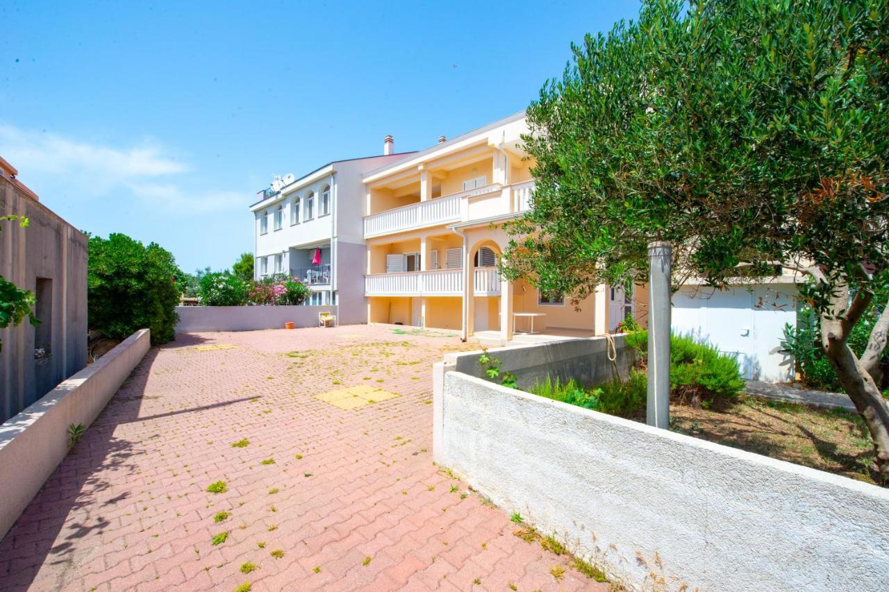 Apartments Facini Kosljun Екстер'єр фото